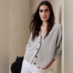 Banana Republic Factory Chunky Cardigan Light Gray Size Medium EUC